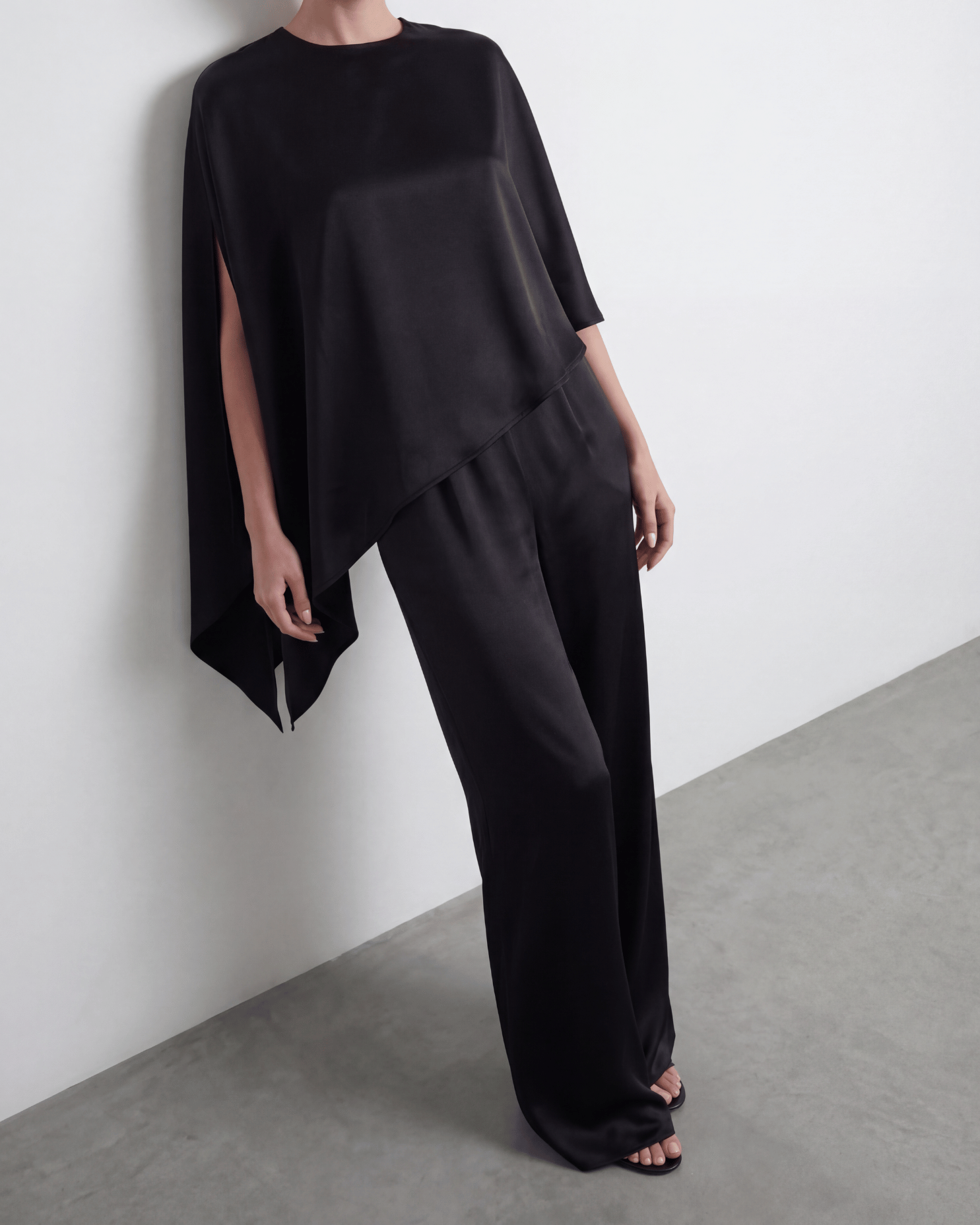 The Asymmetric Cape Top