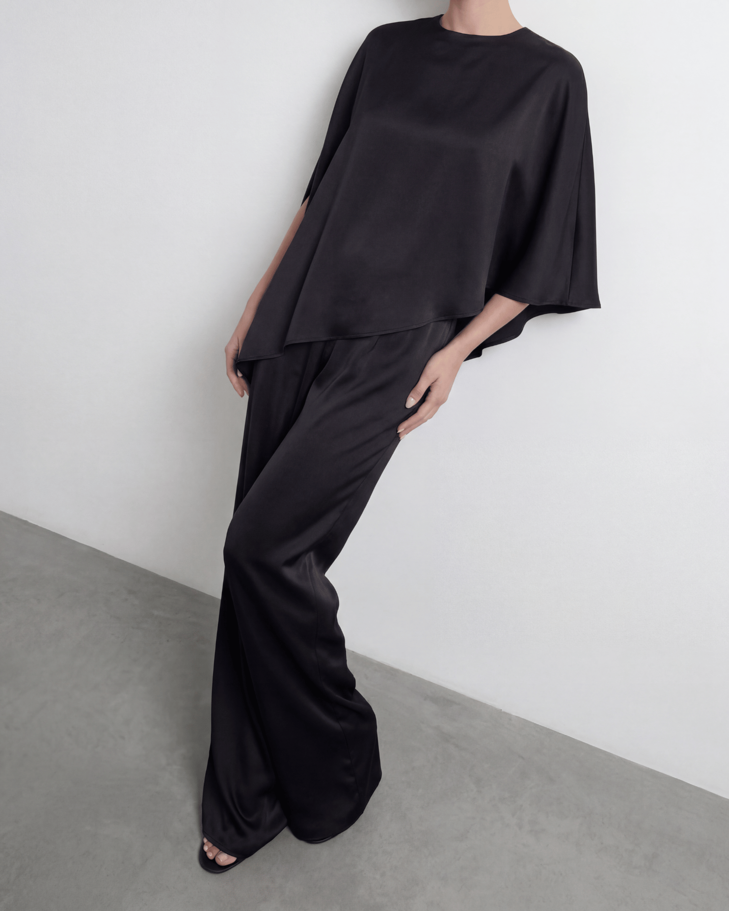 The Asymmetric Cape Top