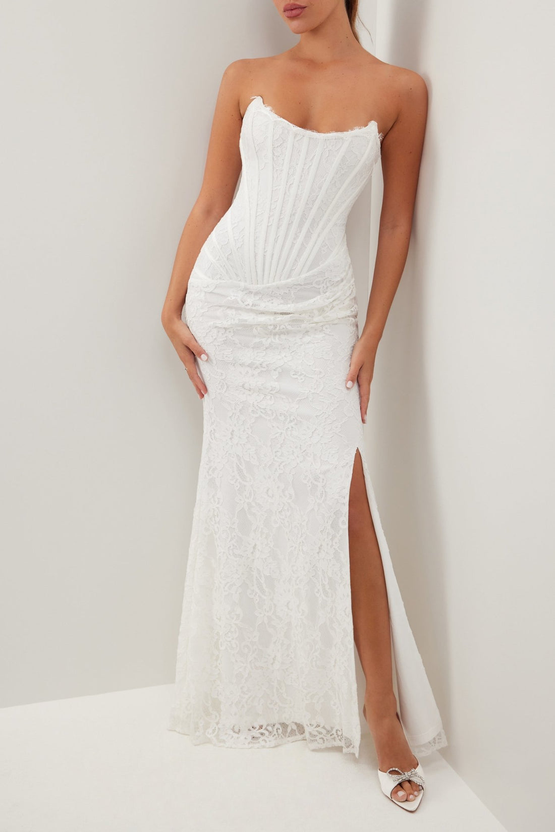 White strapless lace corset maxi dress - HEIRESS BEVERLY HILLS